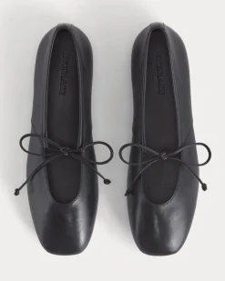 Leather Keyhole Flat