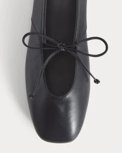 Leather Keyhole Flat