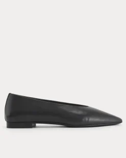Made in Italy Almond-Toe Flat