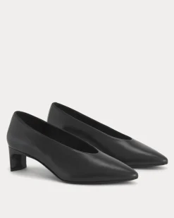 Made in Italy Almond-Toe Pump