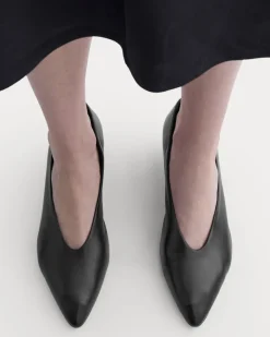 Made in Italy Almond-Toe Pump