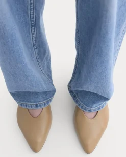 Made in Italy Almond-Toe Pump