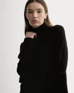 The Boxy Turtleneck in Cashmere