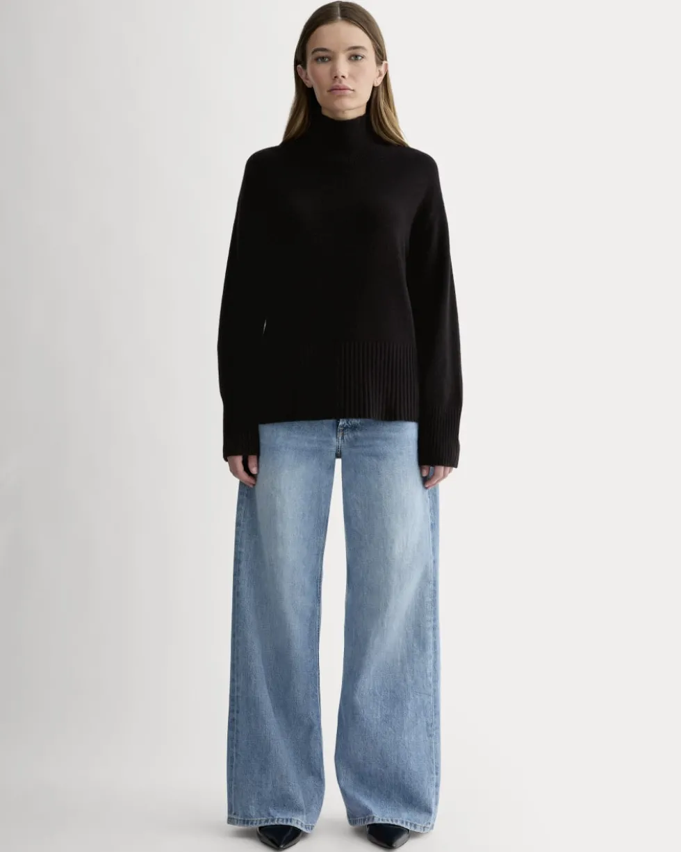 The Boxy Turtleneck in Cashmere
