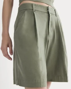 The Pleated Short in Stretch Linen