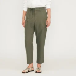 The Poplin Pleated Taper Pant
