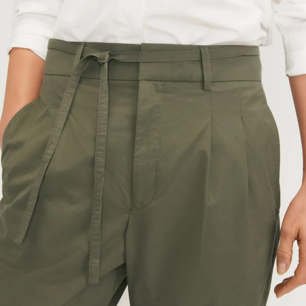 The Poplin Pleated Taper Pant