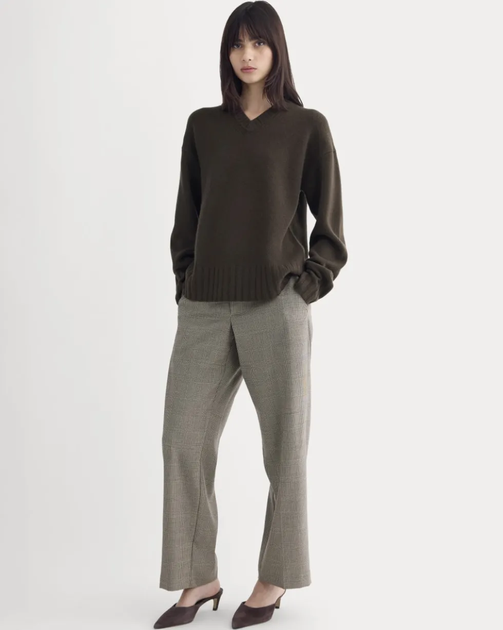 V-Neck Sweater in Extrafine Luxe Merino